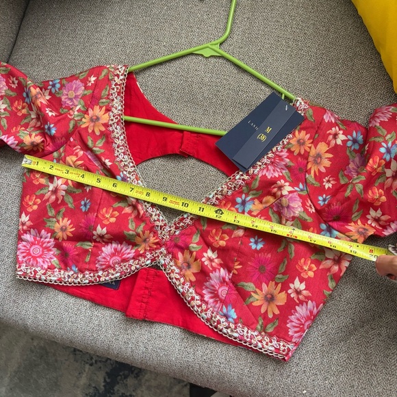 NWT Lashkaraa Elegant Red Floral Saree - Picture 12 of 16